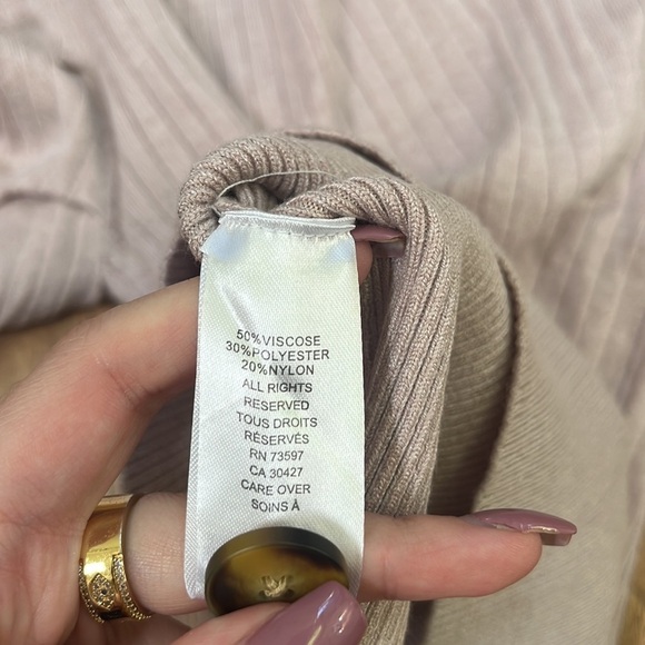 Raffi Woman’s Light Pink Cardigan Size XS - Picture 7 of 7